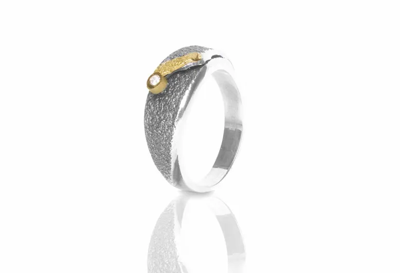 Anillo Nairobi, plata y oro con diamante