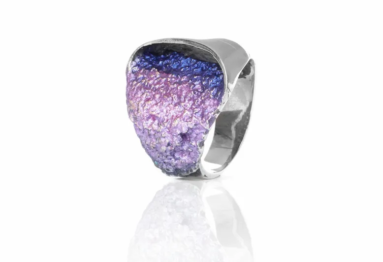 Kleiner violetter Ring Gala