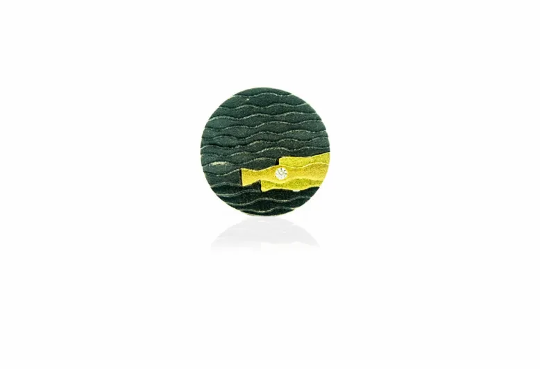 Round Delta Pendant, Silver and Gold