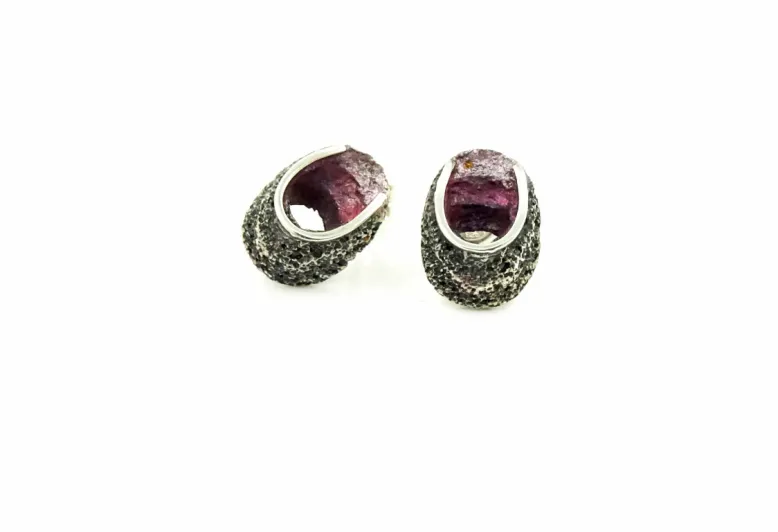 Sinera small purple earrings
