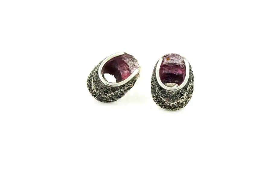 Sinera small purple earrings