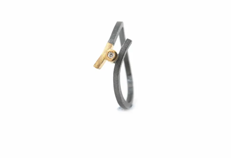 Mina ring