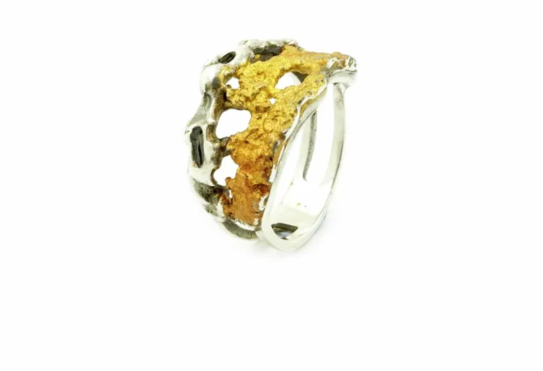 Anell Sami ocre