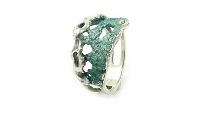 Sami Emerald Green ring