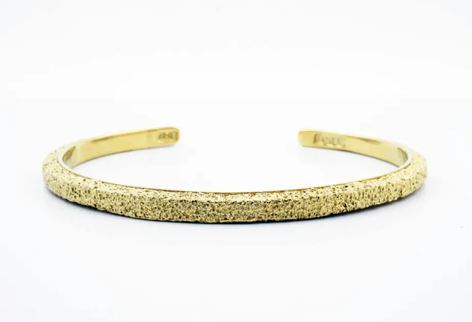 Silberner Armreif Kora mit Goldbeschichtung