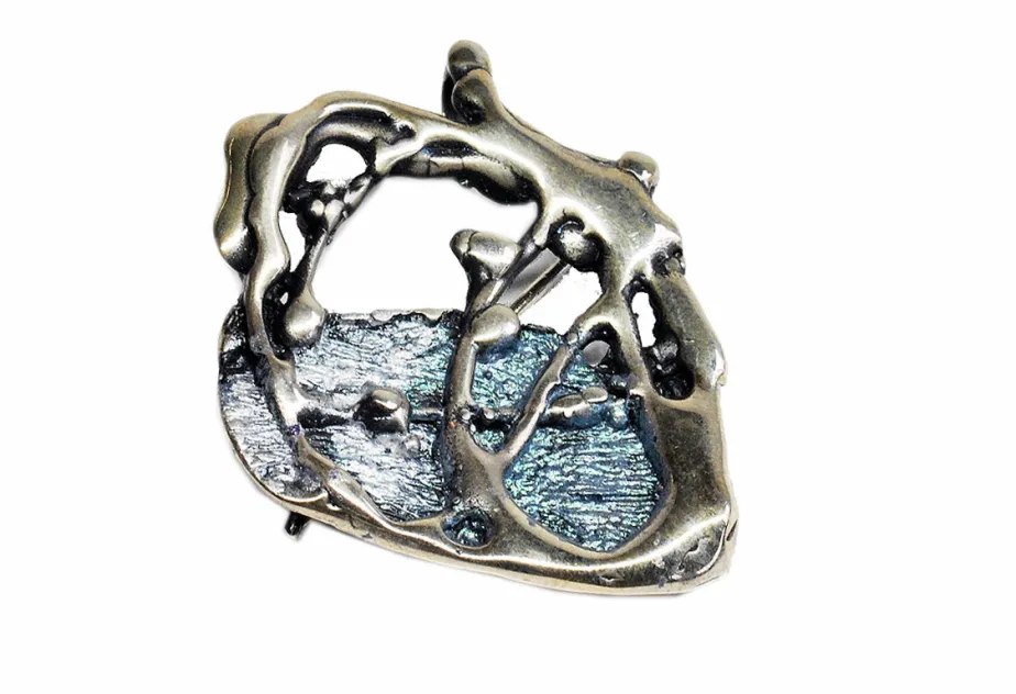 White/grey Surrealista brooche