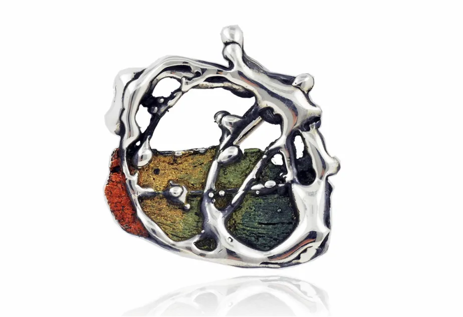 Broche surrealista verde-ocre
