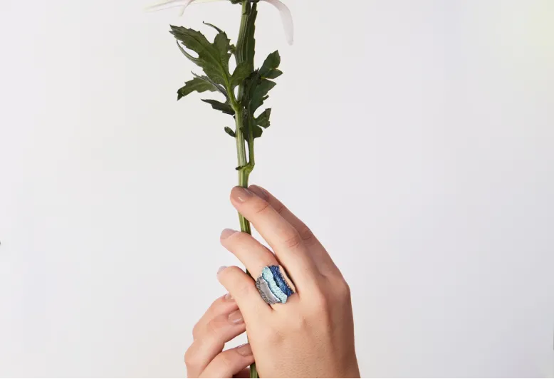 Carban blue ring
