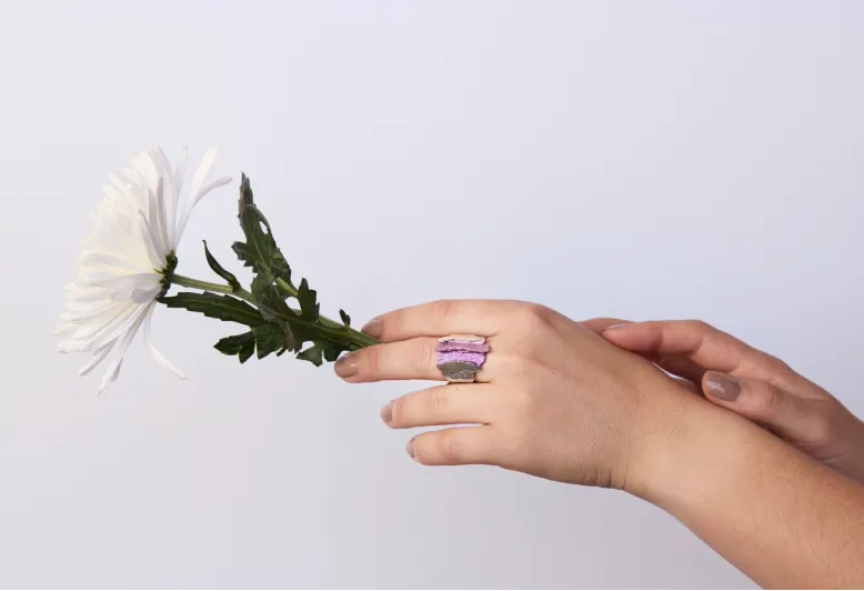 Anillo Carban magenta
