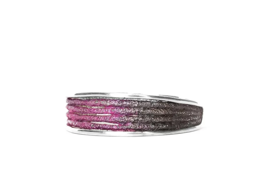 Dynamic violet bracelet