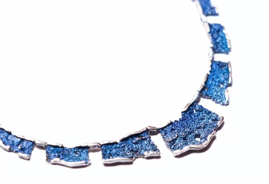 Electric-blue Intenzza necklace