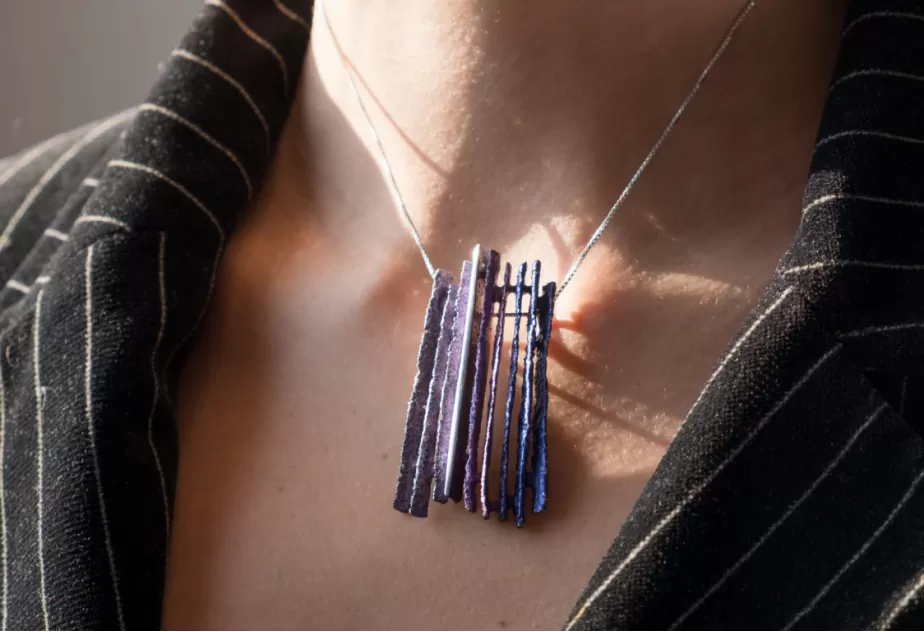 Big violet Junc pendant