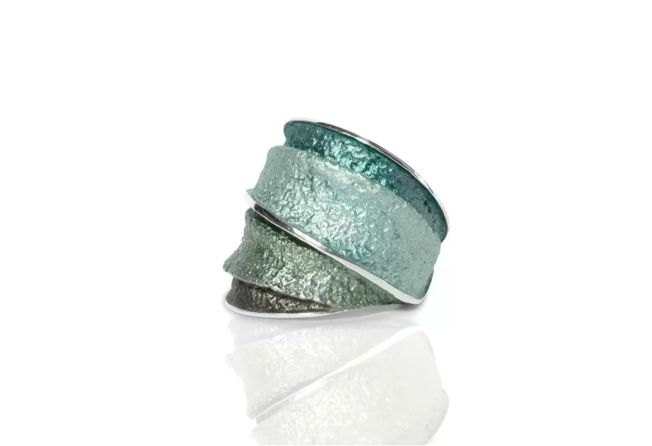Big emerald-green Troia ring