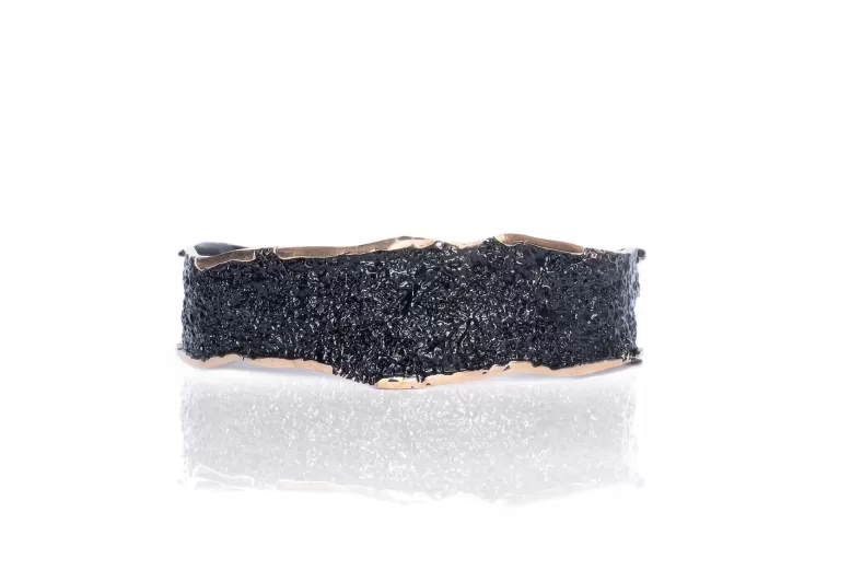 Mittlerer GoldenBlack Armreif Intenzza