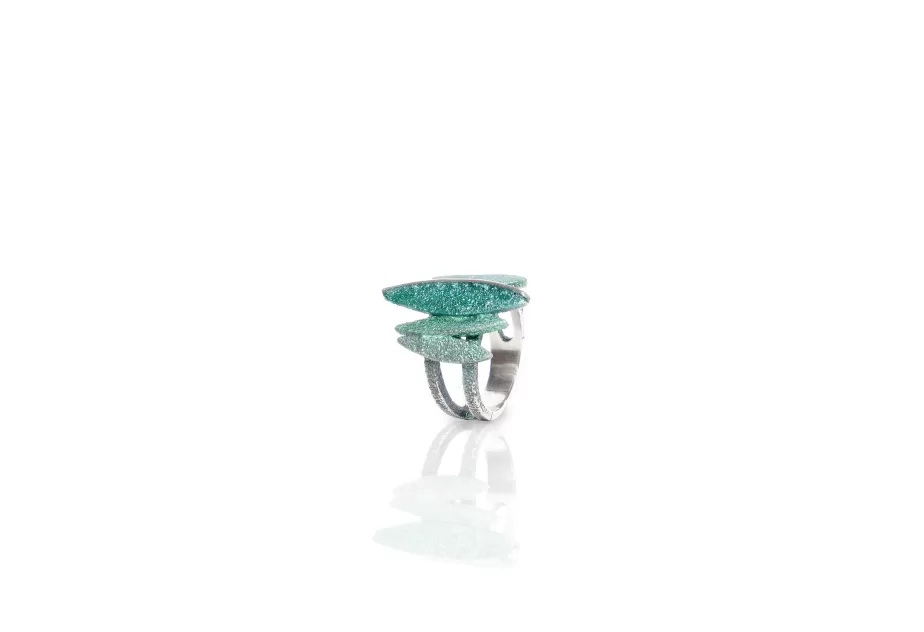 Anillo Lara verde, plata con pigmentos naturales