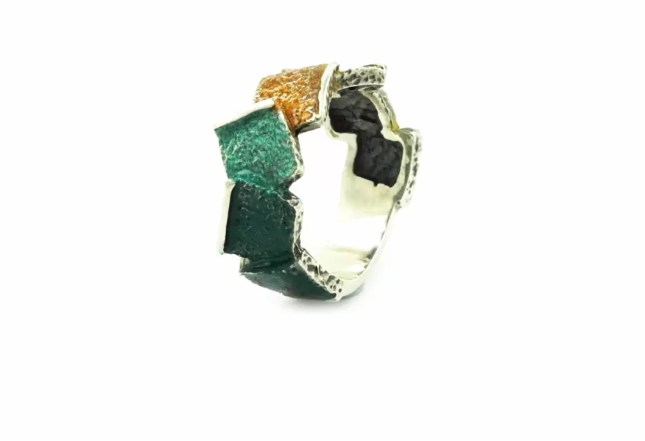 Anillo Kiros verde ocre